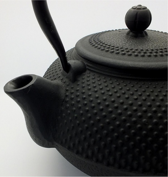 teeblume cast iron teapot Arare, 1,6 litre, with strainer, black